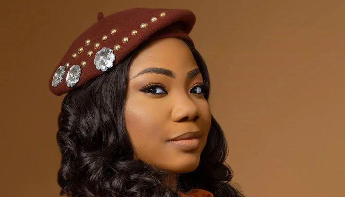 Mercy Chinwo on beret