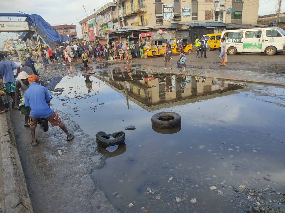 Ile Epo bus-stop, Alimosho LGA 