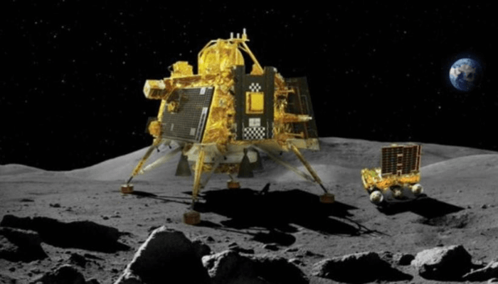 India spacecraft in Moon's south pole