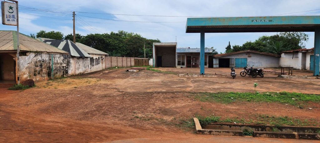 Asas Oil where Moroof Tijani and four others once worked, now totally abandoned since 2019 Photo by: Caleb Ojewale