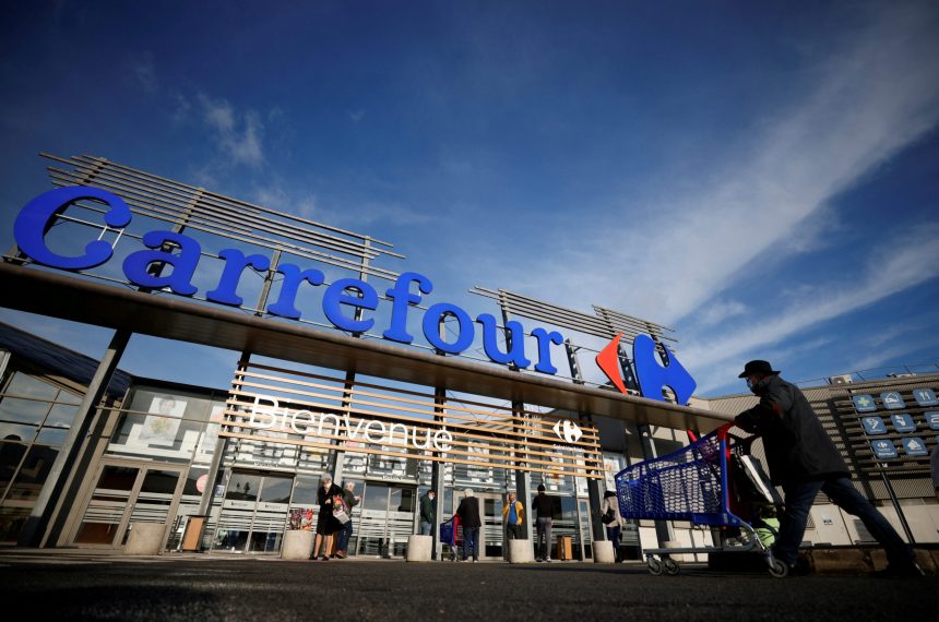 An image of Carrefour store in France