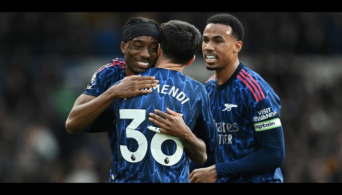 Arsenal crush Leeds 4-0 to restore seven-point Premier League lead