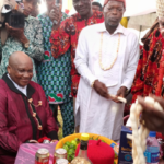 My-ACE CHINA (l) receiving award presented by Akin Olateru, DG, Nigeria Safety Investigation Bureau