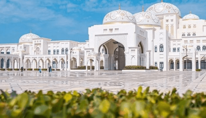 World's richest royal family