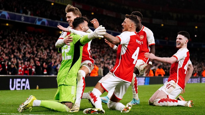 Arsenal beat Porto to reach first Uefa Champions League quarter-finals since 2010