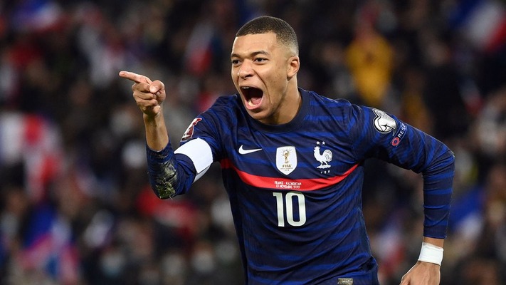 Mbappe to decide on future before Euro 2024