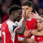 Arsenal stun Chelsea 5-0 to extend Premier League lead