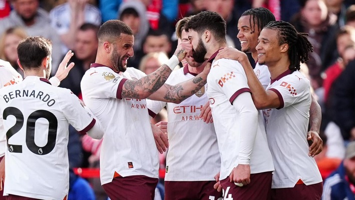 Man City outclass Forest to narrow gap on Arsenal