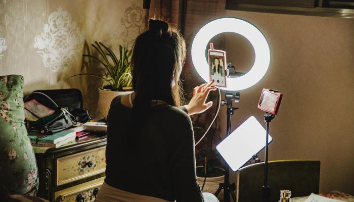 Gen Z dreams big Influencing careers boom, but mental health risks loom