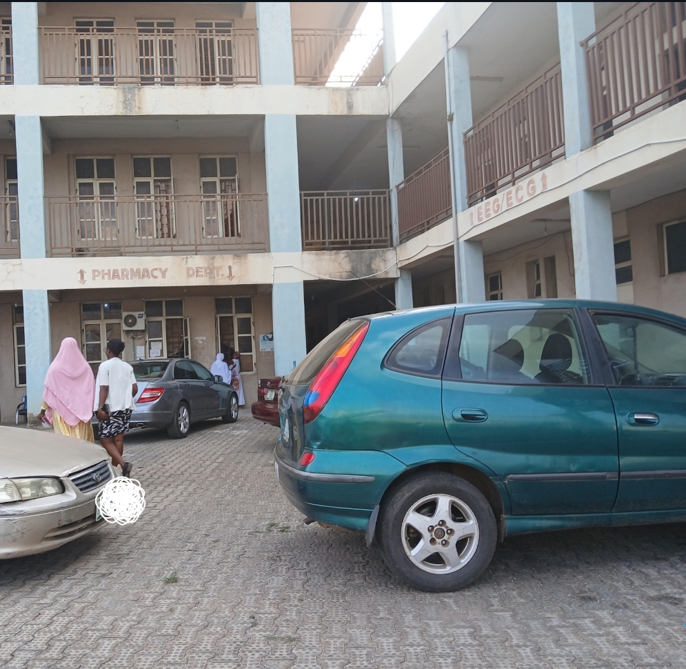Buildings of the Pharmacy department and ElectroEncephaloGram (EEG)/ElectroCardioGram (ECG). Photo credit: Damilola Olufemi.