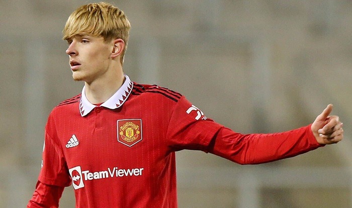 Youngster Collyer named in Man United squad against Crystal Palace