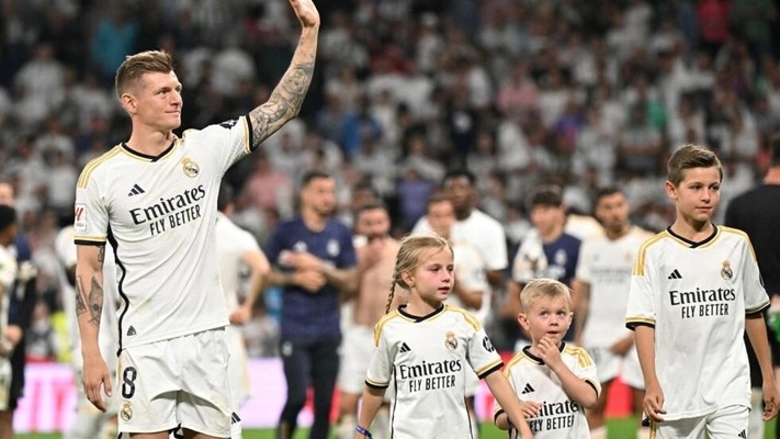 Kroos bids farewell to Real Madrid fans after final La Liga game