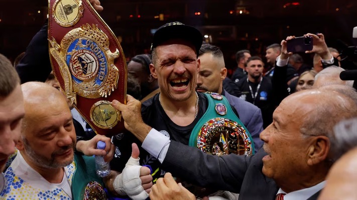 Usyk knocks Fury to claim undisputed Heavyweight Champion