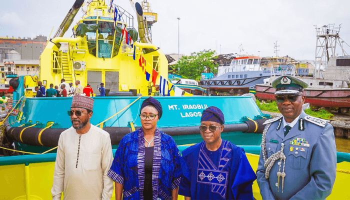 Bollard pull tugboats