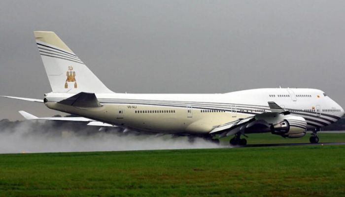 Boeing 747-430 – $220 million