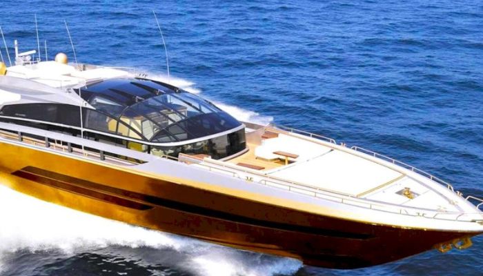 History Supreme yacht