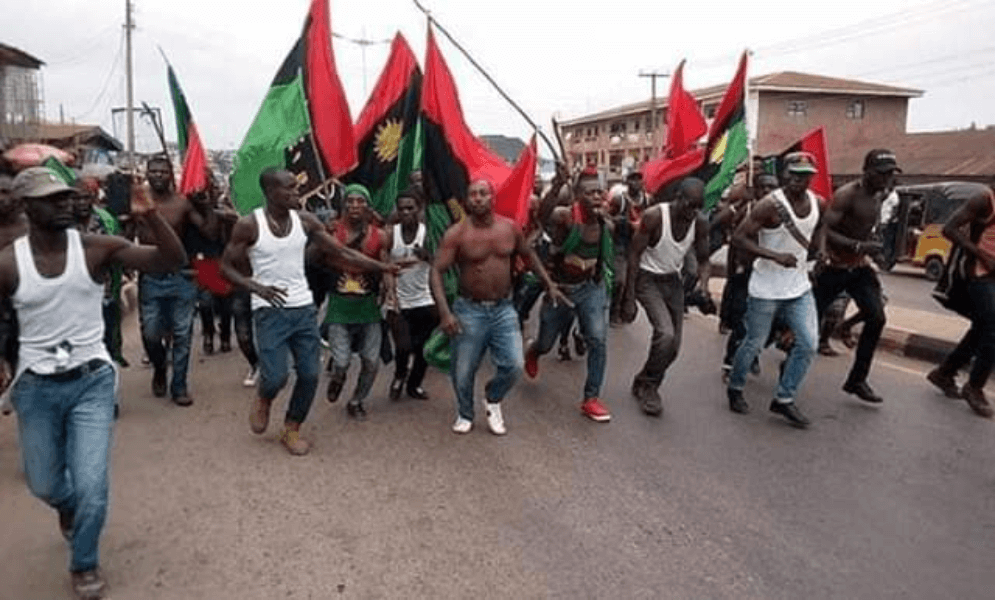 Endbadgovernance protest