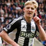 Gordon’s penalty earns Newcastle a point against Manchester City