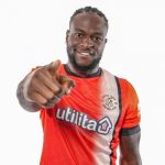Victor Moses joins Championship side Luton Town