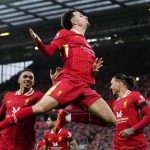 Liverpool beat Chelsea to reclaim Premier League top spot
