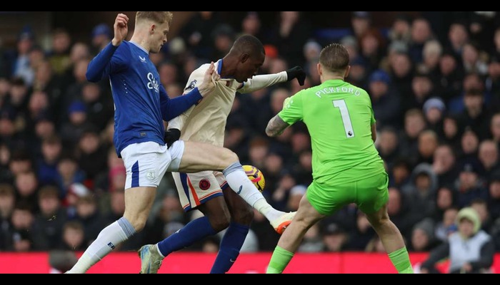 Chelsea held by Everton, miss chance to top Premier League table