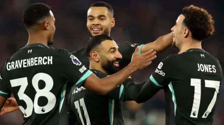 Liverpool thrash West Ham 5-0 to extend Premier League lead