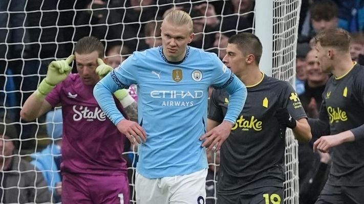 Man City stumble again, held by Everton at Etihad