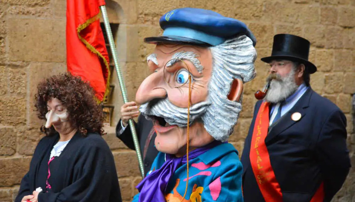 Spain Looking for the man with many noses