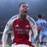 Arsenal beat Tottenham to close gap on Liverpool