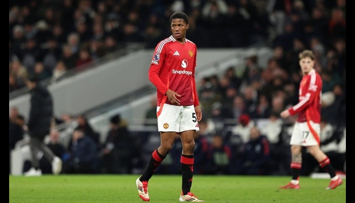 Ex-Arsenal teammate drums support for Chido Obi Martin after Man United debut