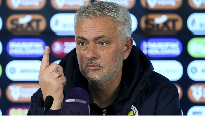 Jose Mourinho gets 4-match ban, £35,000 fine over controversial comments