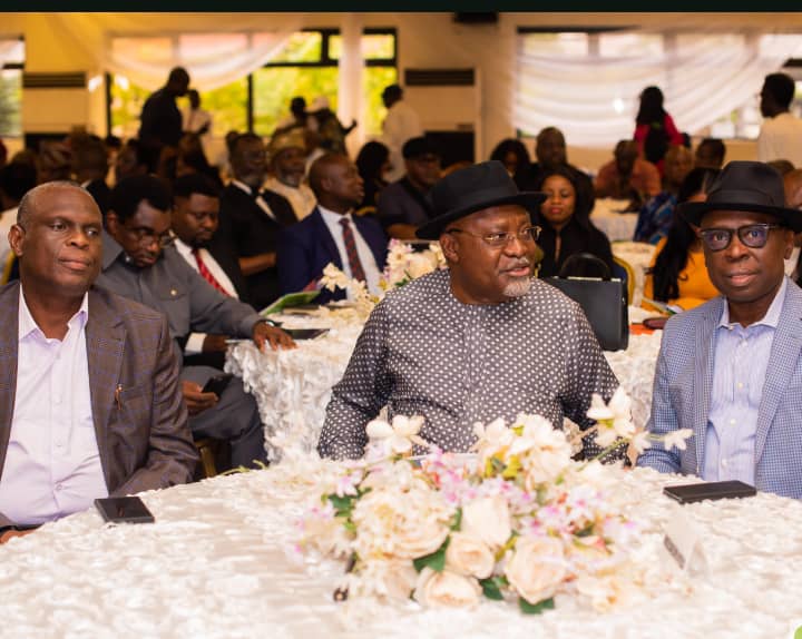 Business leaders at the dinner 