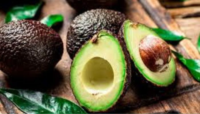 Avocados by Annabel van Griethuysen