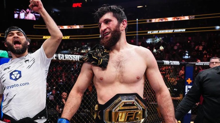 Ankalaev stuns Pereira to win UFC Light Heavyweight title