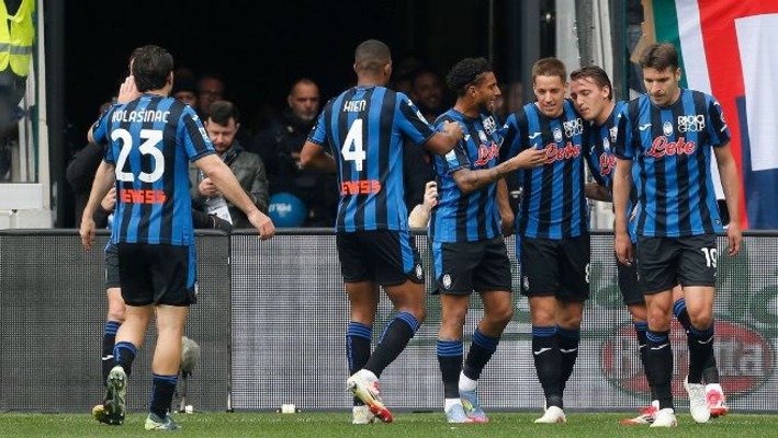 Atalanta reignite Champions League push with 2-0 win over Bologna