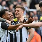 Newcastle thrash Man United 4-1 to climb into top four