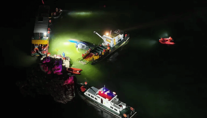 Storm capsizes boats in China’s Guizhou Province, killing 10, injuring 70