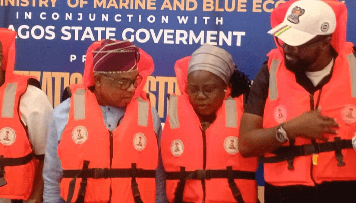 Life jacket distribution