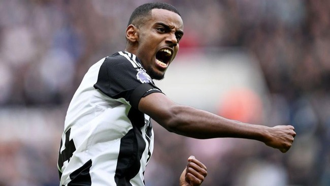 Alexander Isak plotting Newcastle United exit amid Liverpool interest