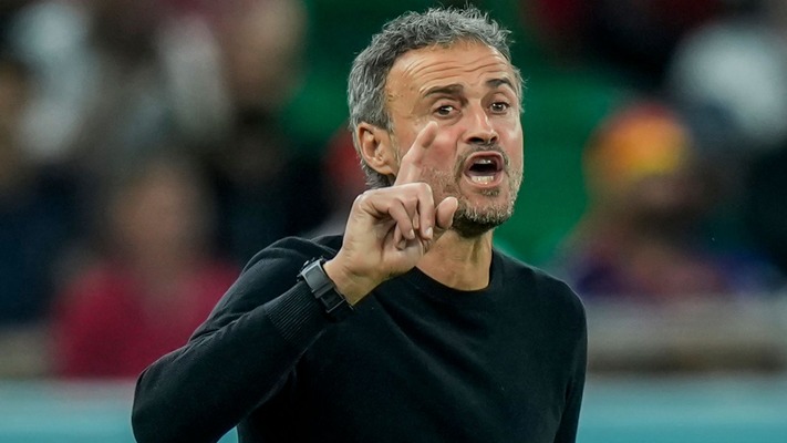 PSG coach Luis Enrique to undergo surgery after cycling accident