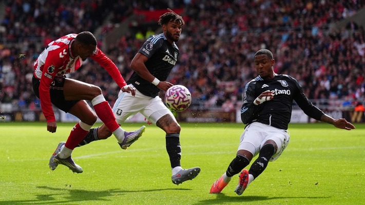 Aston Villa held to 1-1 draw by 10-man Sunderland