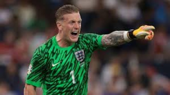 Jordan Pickford signs new four-year Everton deal