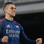 Arsenal beat Fulham to go top of Premier League table