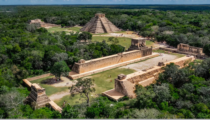 6. Chichén Itzá, Mexico