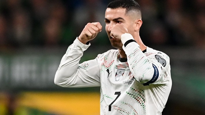 Cristiano Ronaldo sees Red as Portugal fall 2-0 to Republic of Ireland