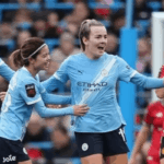 Lauren Hemp scores in Man city win