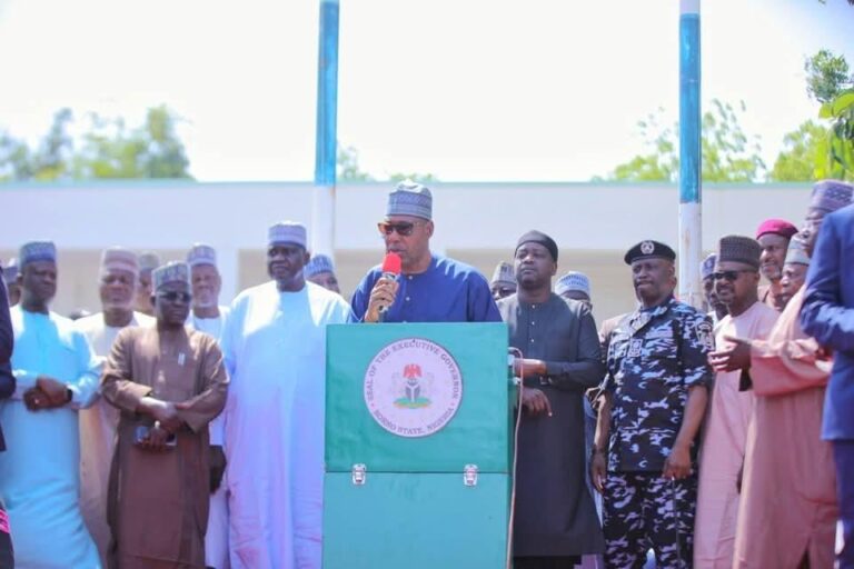 Zulum addressing security personnel