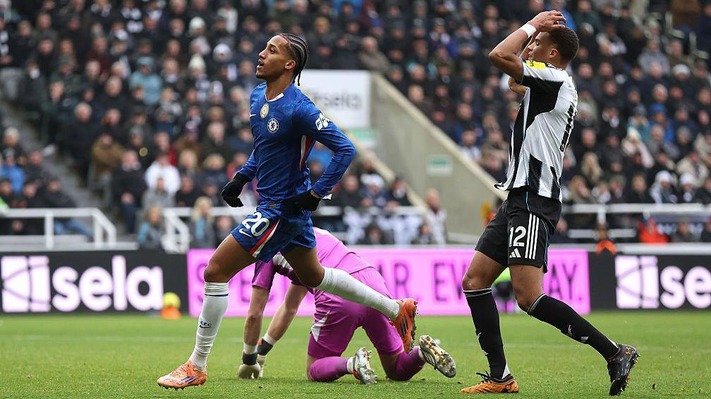 EPL: Pedro scores to deny Newcastle victory against Chelsea