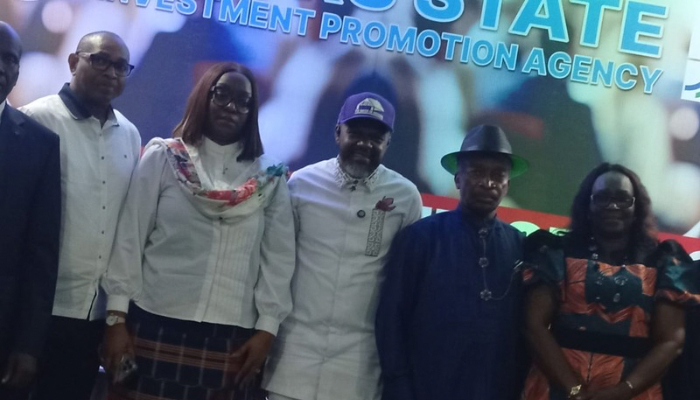 Joe Johnson (in hat) representing Gov Sim Fubara, flanked by Chinyere Nwoga (far right), president of PHCCIMA, and others