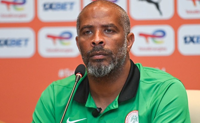 Tunisia tempts Super Eagles coach Eric Chelle with $100,000 monthly offer